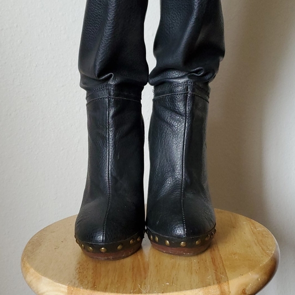 Boots - Picture 5 of 8